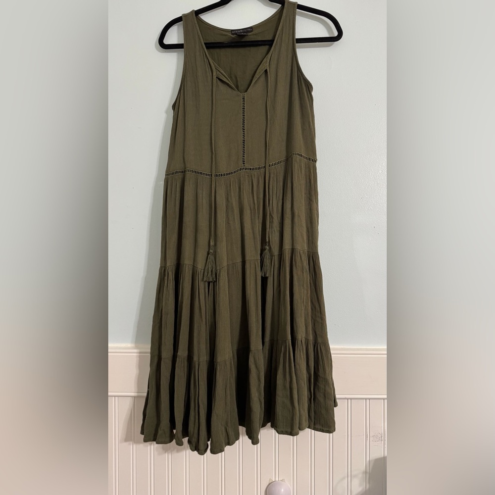 Design History Olive Green Tiered Dress